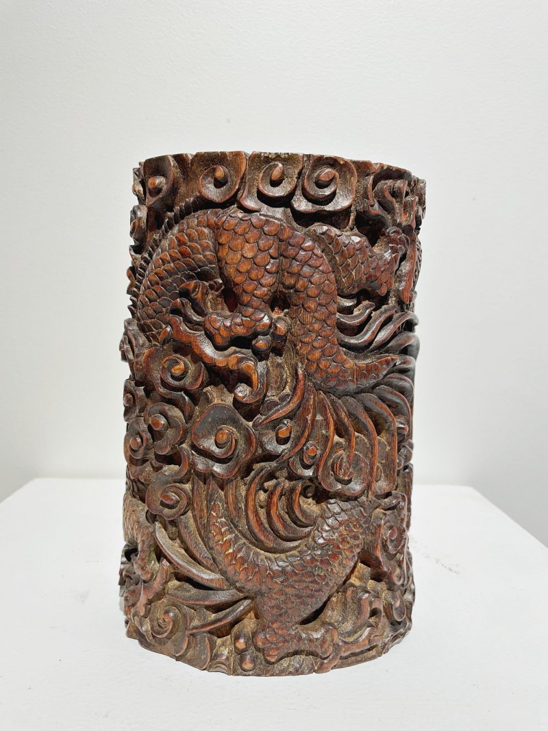 清 竹雕如意龍紋筆筒 | A CARVED BAMBOO 'DRAGON' BRUSH POT, BITONG - 图6