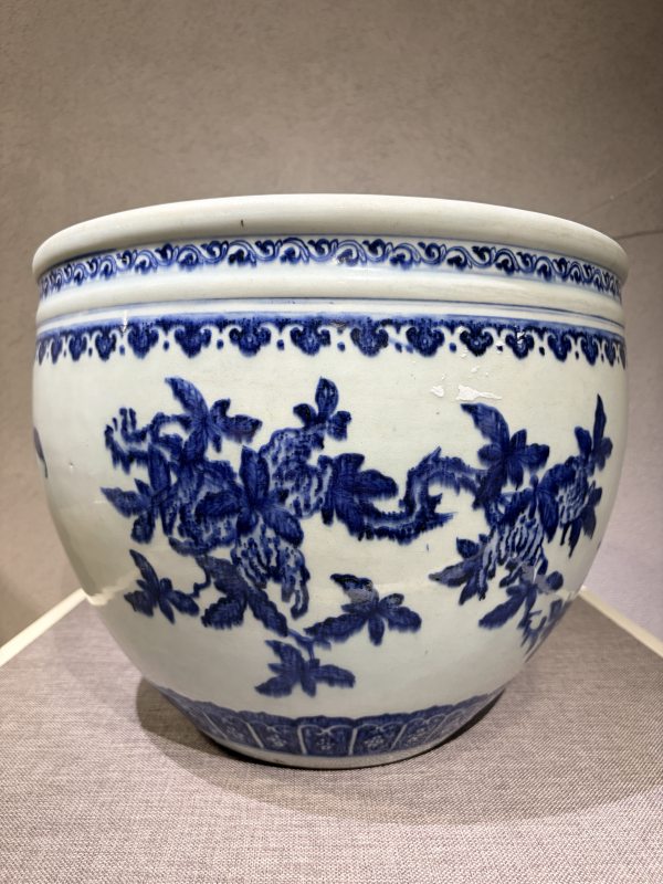 清乾隆 青花花卉纹缸 - 图2