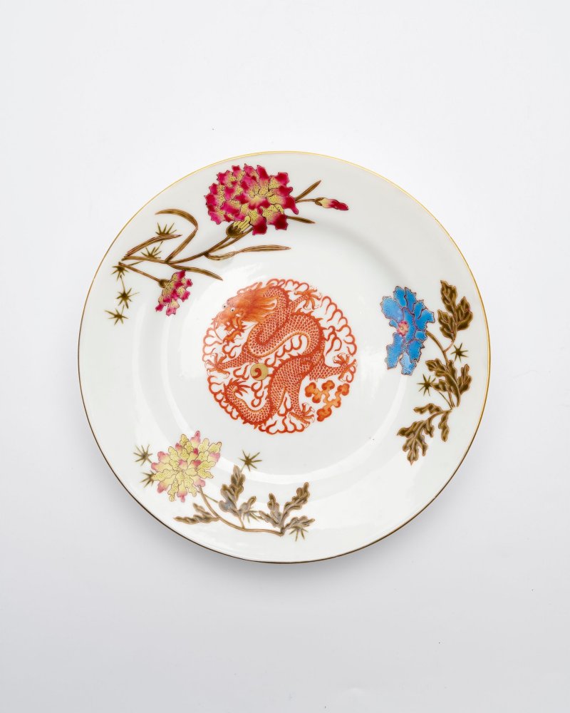民國 粉彩花卉龍紋盤 ⌈清華珍品⌋青花楷書款 | A FAMILLE ROSE 'DRAGON' PLATE - 图3