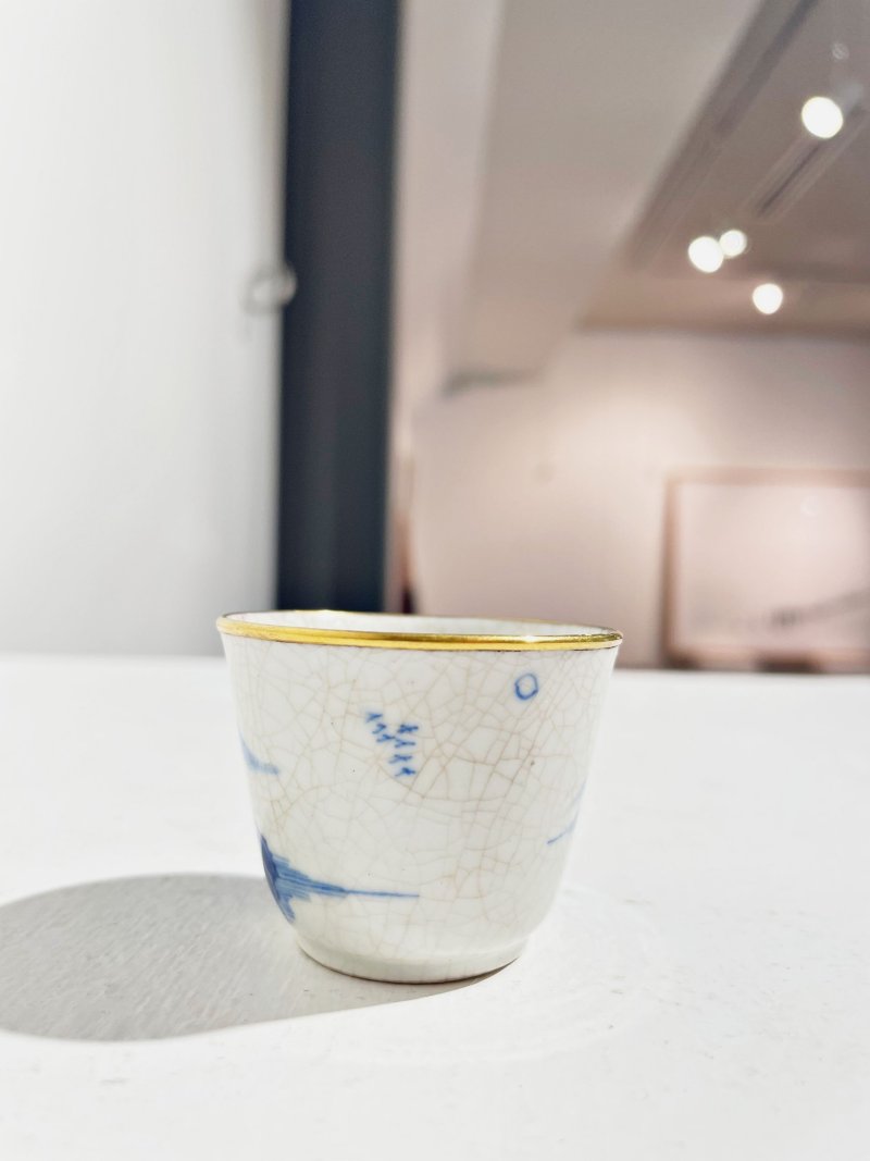 晚清 漿胎青花山水紋杯一對「若深珍藏」青花楷書款 | A PAIR OF BLUE AND WHITE SOFT-PASTE 'LANDSCAPE' CUPS - 图4