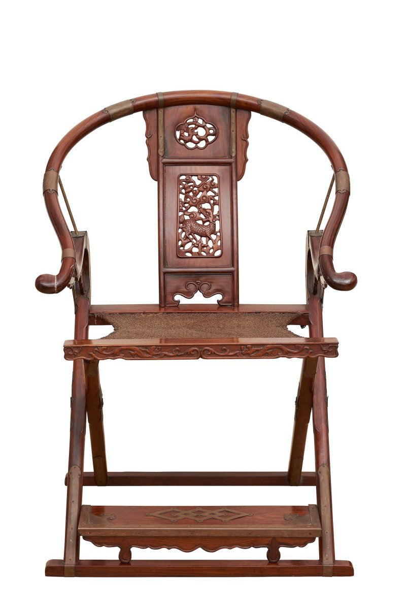 晚清 黃花梨麒麟紋交椅 | A HUANGHUALI HORSESHOE-BACK FOLDING ARMCHAIR, JIAOYI - 图1