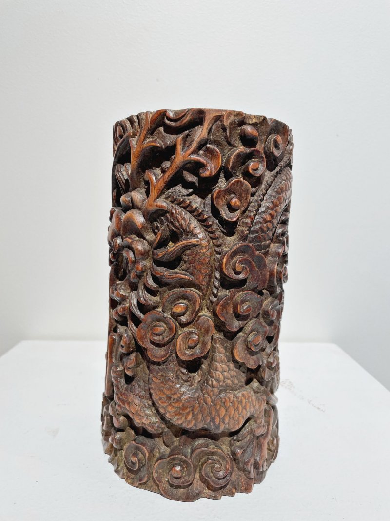 清 竹雕如意龍紋筆筒 | A CARVED BAMBOO 'DRAGON' BRUSH POT, BITONG - 图9