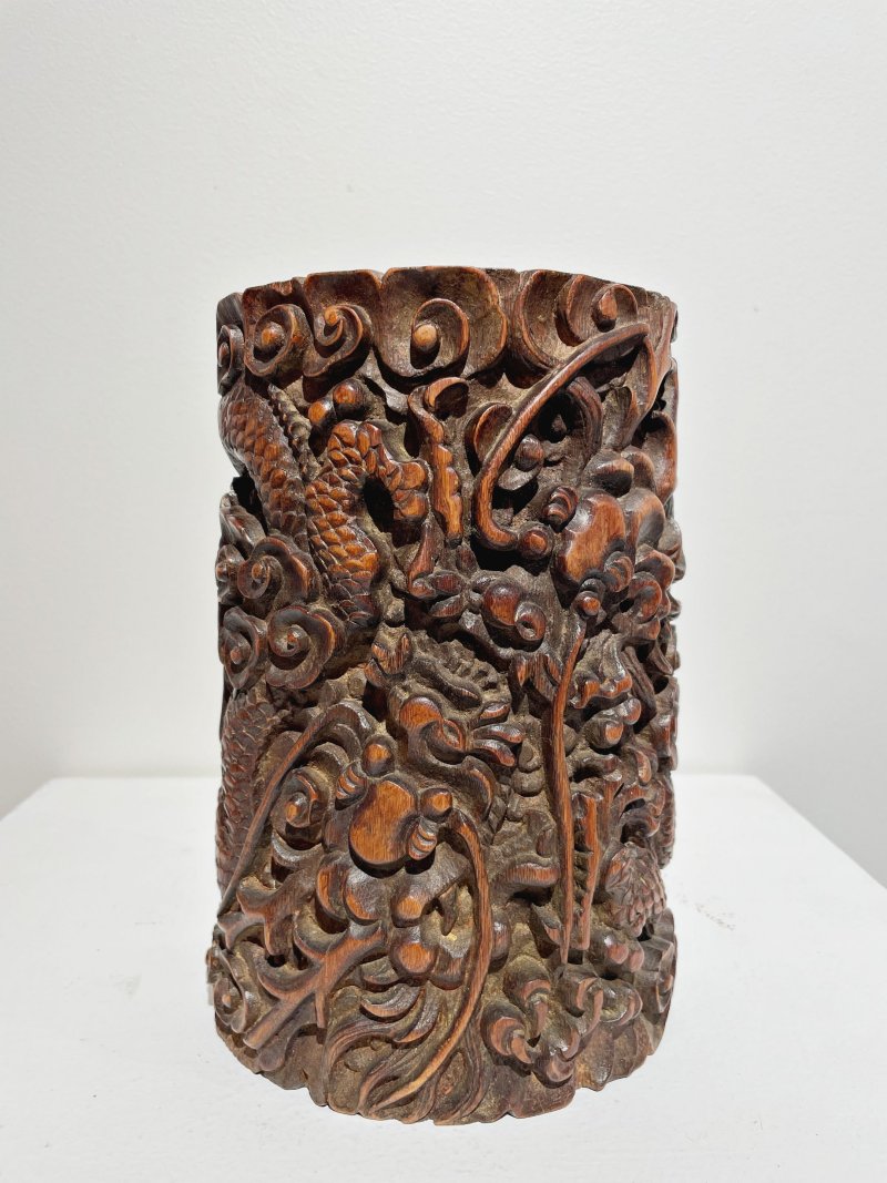 清 竹雕如意龍紋筆筒 | A CARVED BAMBOO 'DRAGON' BRUSH POT, BITONG - 图10