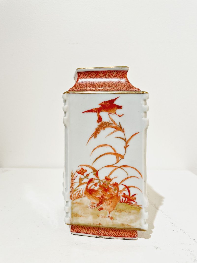 民國 礬紅花鳥紋筆筒 ⌈慎德堂製⌋礬紅楷書款 | AN IRON-RED 'BIRD AND FLOWER' BRUSH POT - 图13