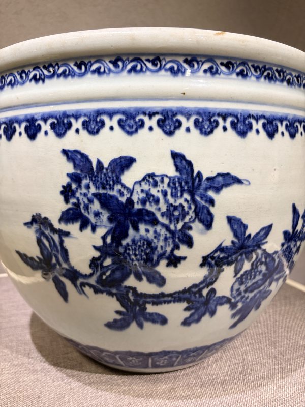 清乾隆 青花花卉纹缸 - 图5