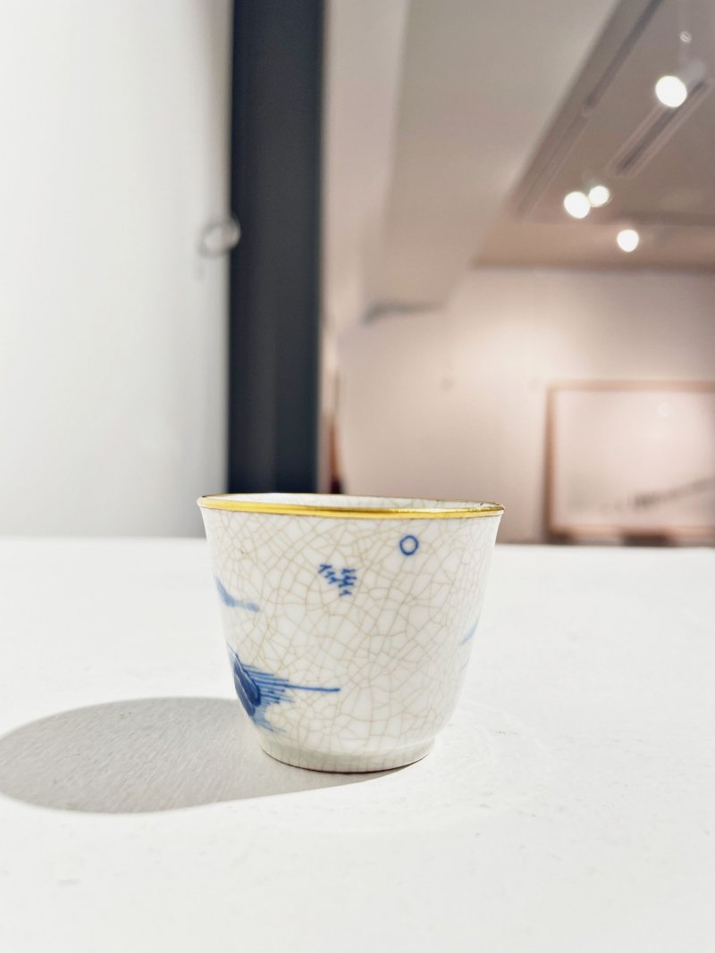 晚清 漿胎青花山水紋杯一對「若深珍藏」青花楷書款 | A PAIR OF BLUE AND WHITE SOFT-PASTE 'LANDSCAPE' CUPS - 图8