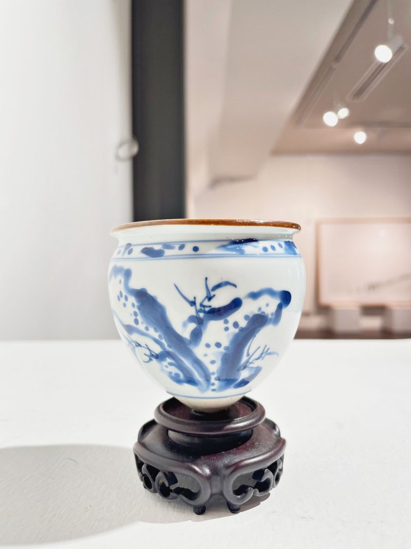 過渡時期 青花花卉紋（高足）净水碗 及座 | A BLUE AND WHITE 'FLORAL' BOWL FOR A STEM CUP - 图22