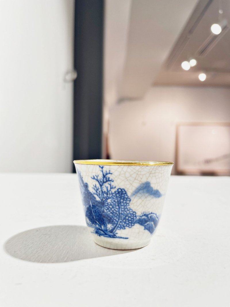 晚清 漿胎青花山水紋杯一對「若深珍藏」青花楷書款 | A PAIR OF BLUE AND WHITE SOFT-PASTE 'LANDSCAPE' CUPS - 图9