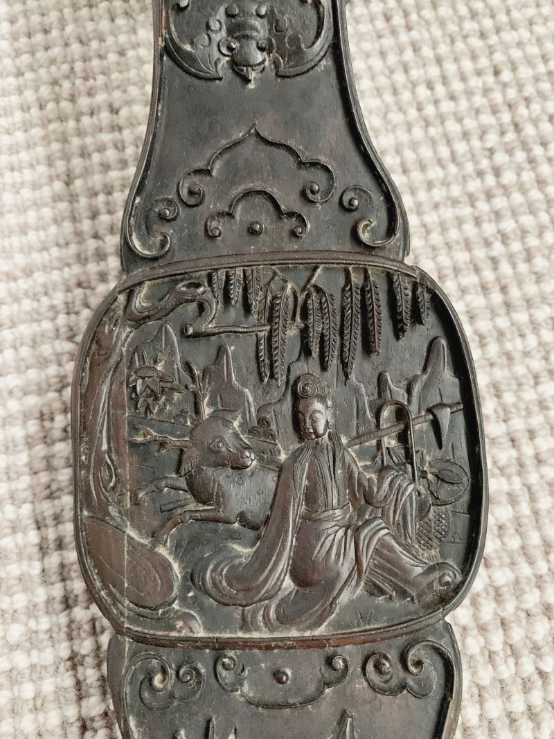 十九世紀 紫檀三鑲如意 及座 | A ZITAN CARVED RUYI SCEPTRE - 图6