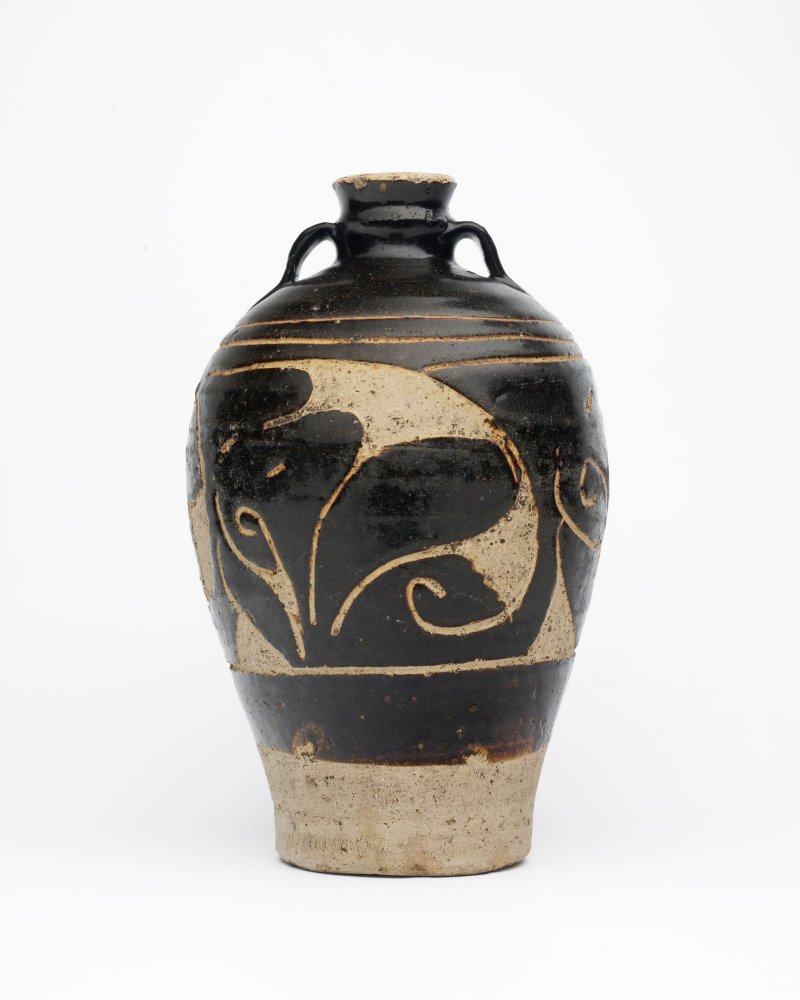 金/元 渾源窯黑釉剔刻卷草紋罐 | A CARVED CIZHOU OR HUNYUAN BLACK-GLAZED JAR - 图7