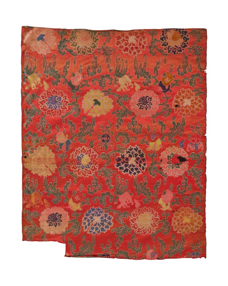 晚清 紅地妝花緞菊花紋片 | AN RED GROUND SILK 'CHRYSANTHEMUM' BROCADE FRAGMENT