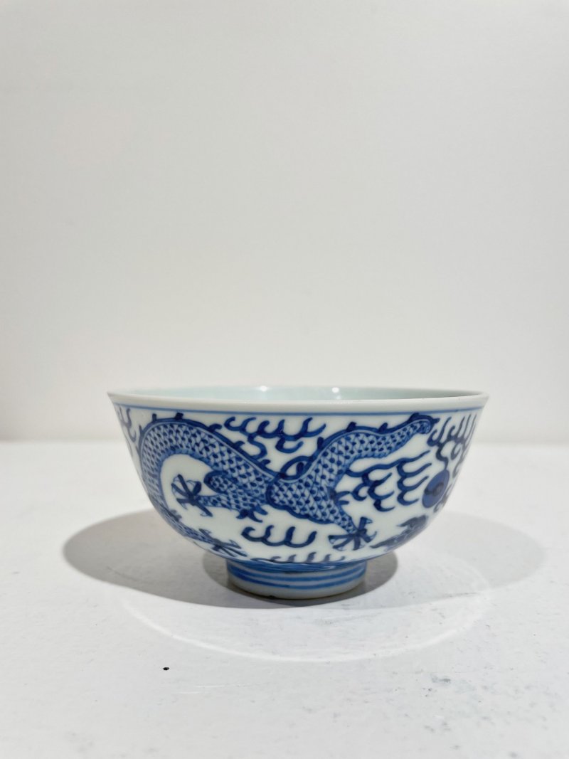 民國 青花龍紋碗 ⌈大清光緒年製⌋青花楷書款 | A BLUE AND WHITE 'DRAGON' BOWL - 图4