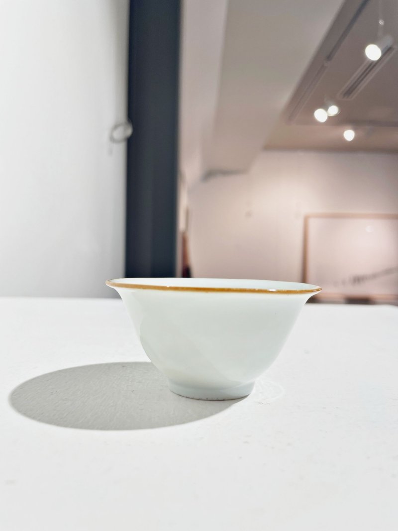 過渡時期 白釉模印鯉魚化龍紋杯 | A WHITE-GLAZED MOULDED 'DRAGON AND CARP' CUP - 图17