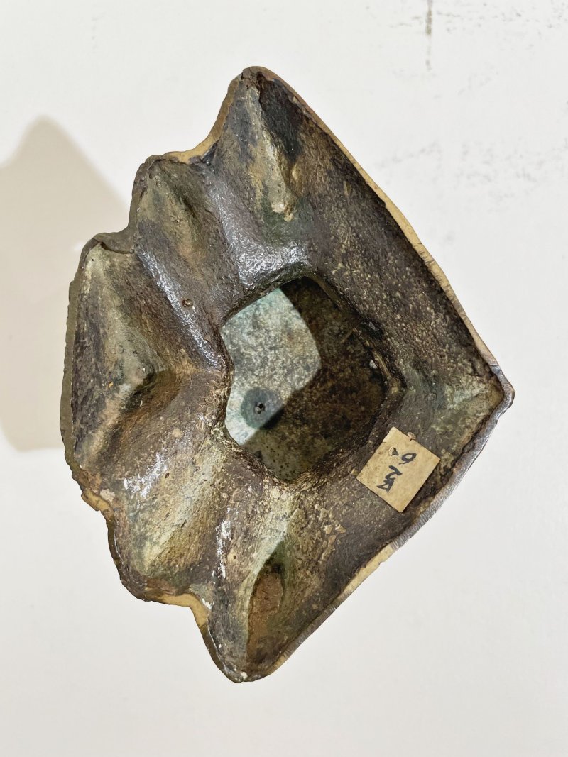 明 局部銅鎏金寶鴨式薰爐 | A PARTIALLY GILT BRONZE 'DUCK' INSENSE BURNER AND COVER - 图4