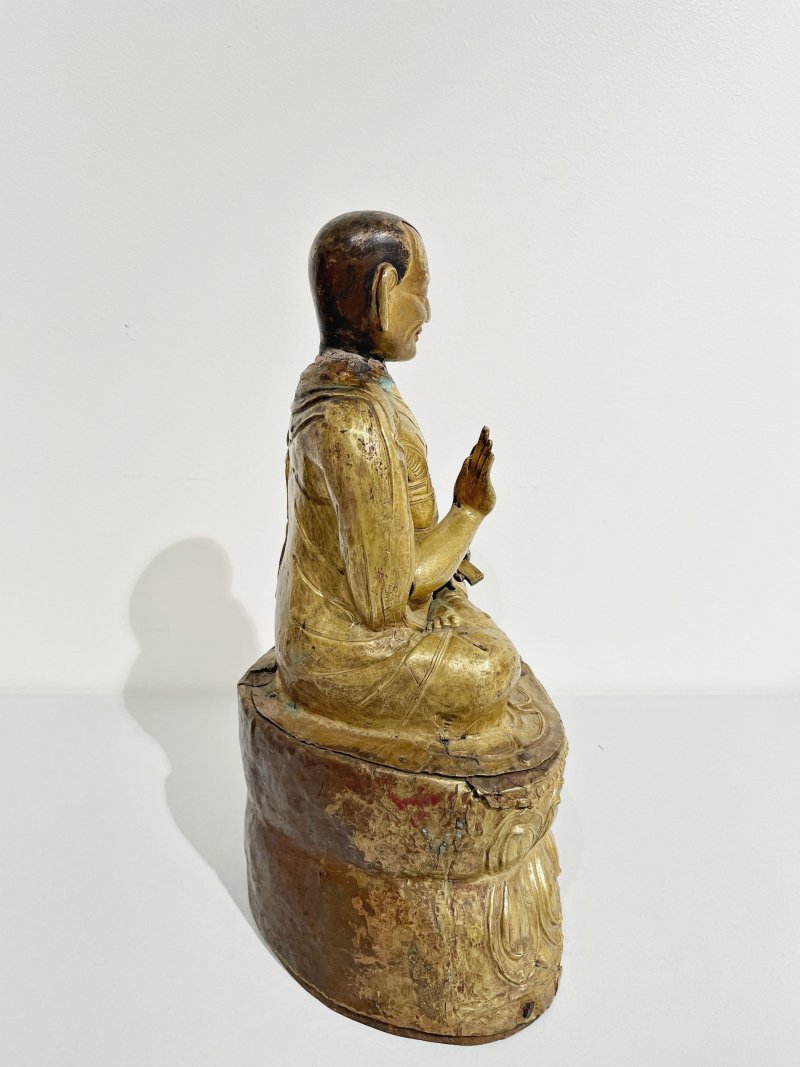十八世紀 鎏金錘揲喇嘛像 | A GILT REPOUSSE FIGURE OF A LAMA - 图3