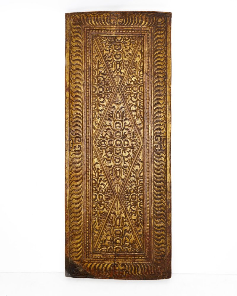 十九世紀 木質彩繪漆金護經板 | A CARVED AND PAINTED GILT LACQUERED WOOD SUTRA COVER