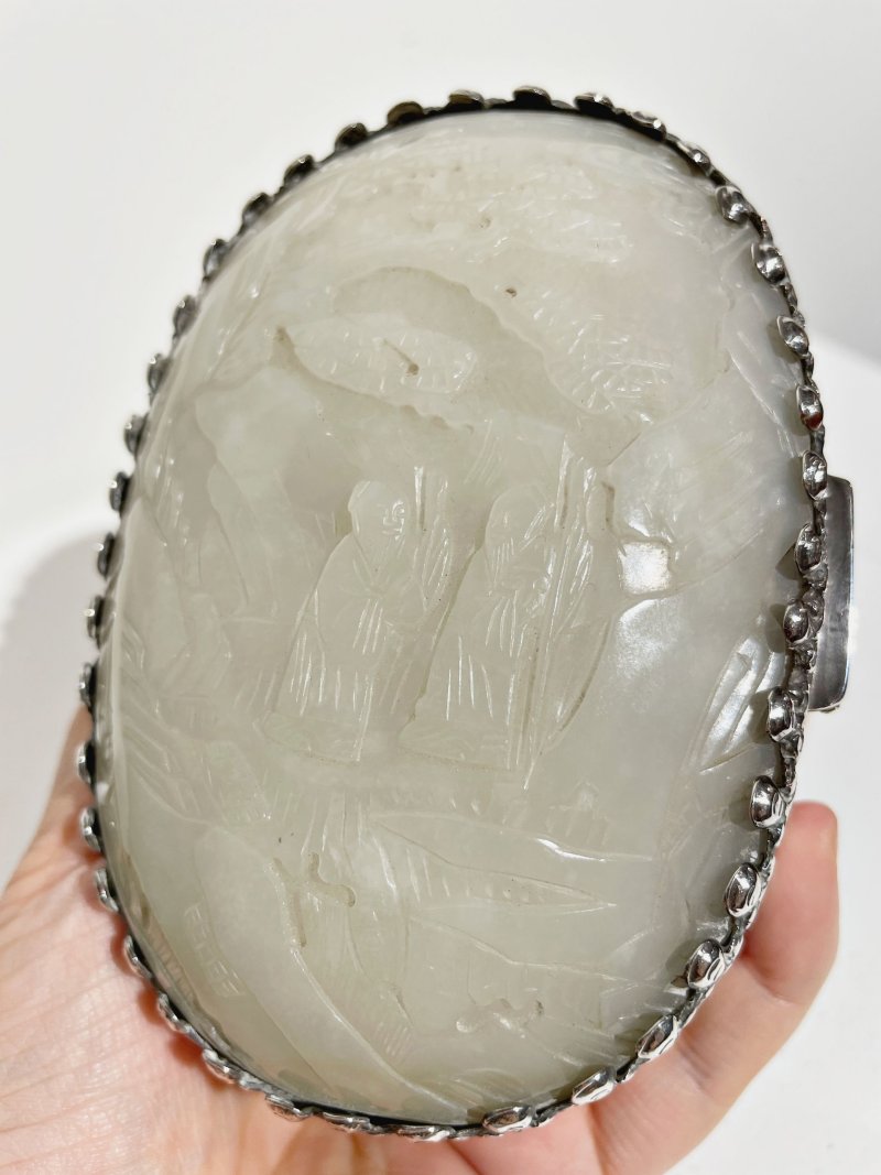 傳承： | A CARVED JADE AND SILVER HAND MIRROR AND VANITY BOX - 图8