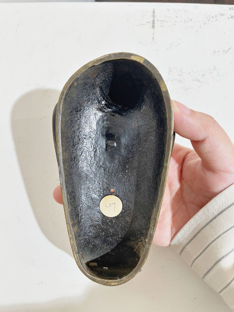 明 局部銅鎏金寶鴨式薰爐 | A PARTIALLY GILT BRONZE 'DUCK' INSENSE BURNER AND COVER - 图9