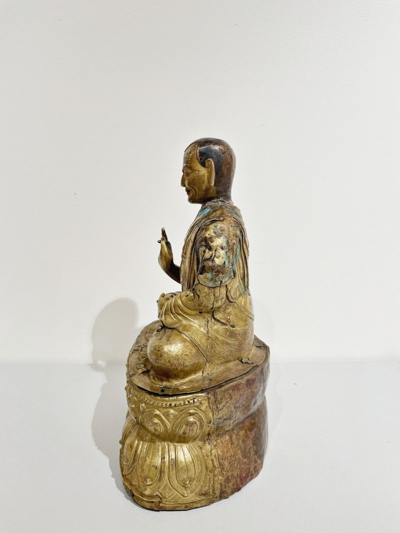 十八世紀 鎏金錘揲喇嘛像 | A GILT REPOUSSE FIGURE OF A LAMA - 图5
