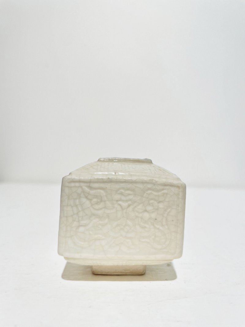 清十八至十九世紀 漿胎四方饕餮紋小水盂 | A SMALL SOFT-PASTE PORCELAIN SQUARE WATER COUPE - 图14