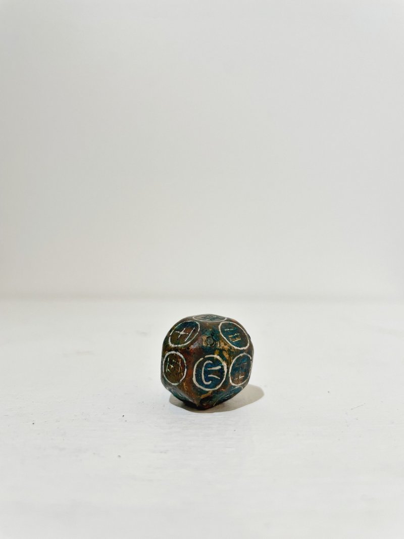 銅錯銀十八面骰 | A BRONZE DICE WITH SILVER INLAYS - 图6