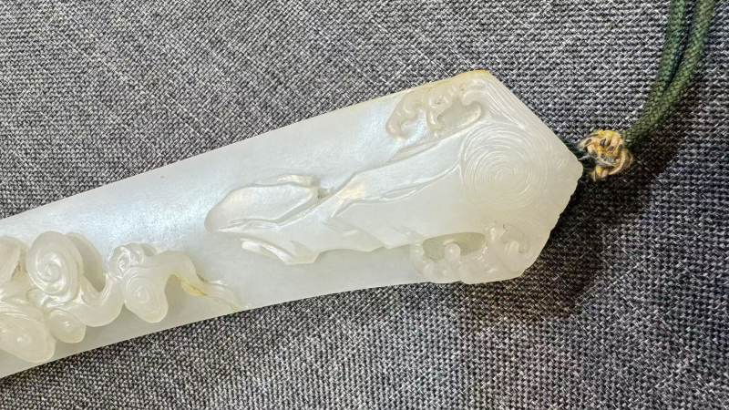 清乾隆 白玉高浮雕苍龙教子如意 - 图25