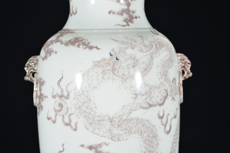 清 釉里红龙纹双铺首耳洗口尊 - 图6