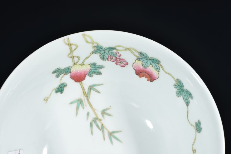 清乾隆 粉彩癞瓜纹碗 - 图6
