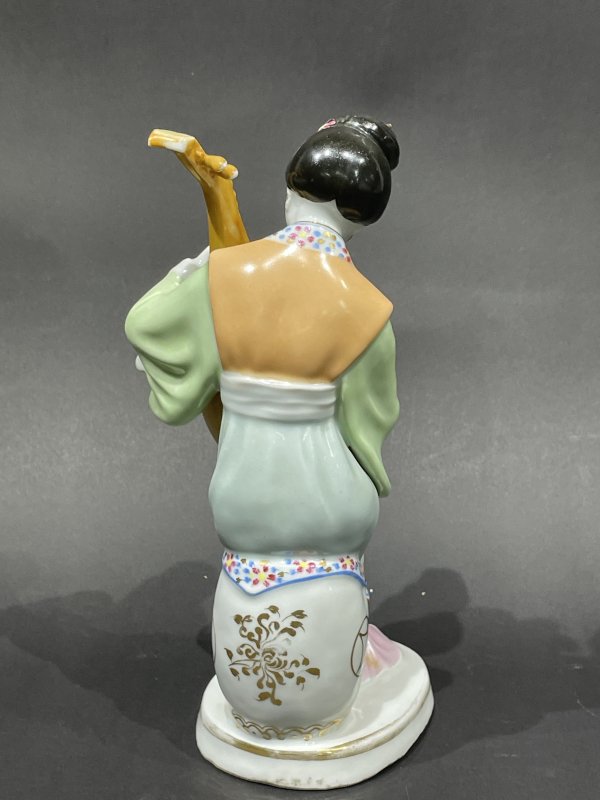 解放初 仕女琵琶瓷塑 - 图5
