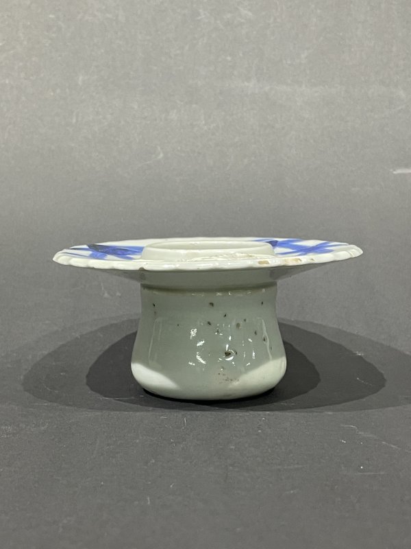 清中期 青花堆塑仙鹤纹盏托 - 图1