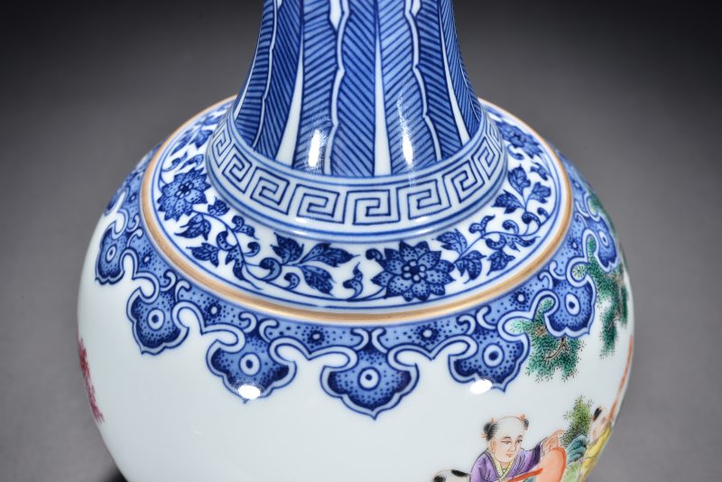 清 青花粉彩婴戏图赏瓶 - 图8