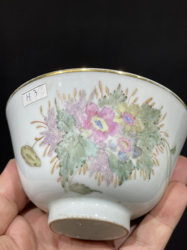 民国 粉彩芭彼花盖碗 - 图28