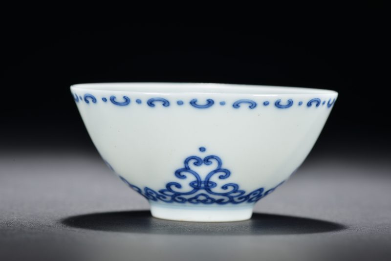 清 青花缠枝纹杯 - 图2