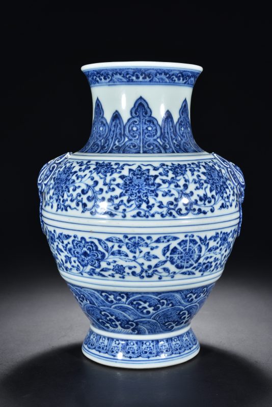 清乾隆 青花花卉纹双耳尊 - 图5