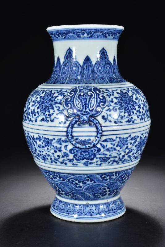 清乾隆 青花花卉纹双耳尊 - 图6