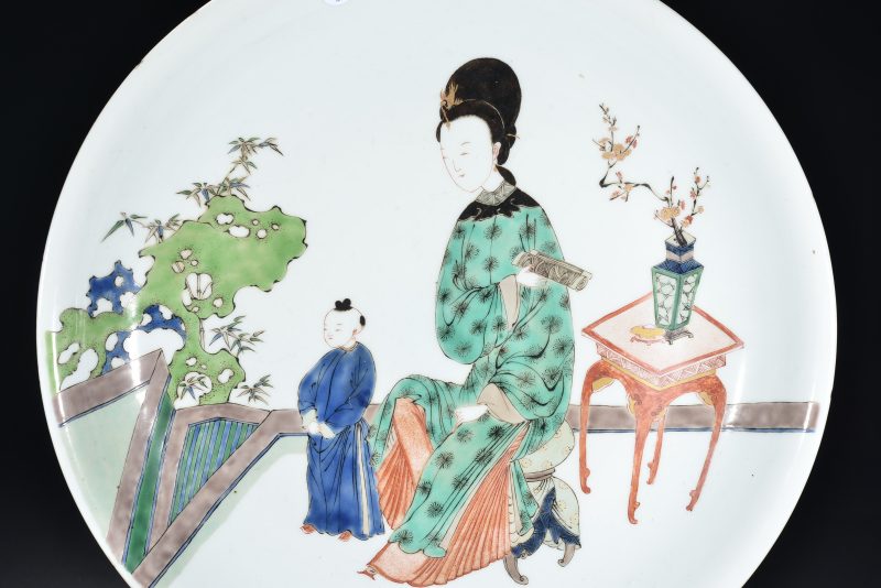清 五彩仕女图盘 - 图3