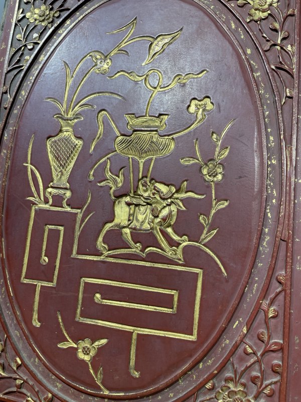 木质雕花描金清供图花板一对 - 图4
