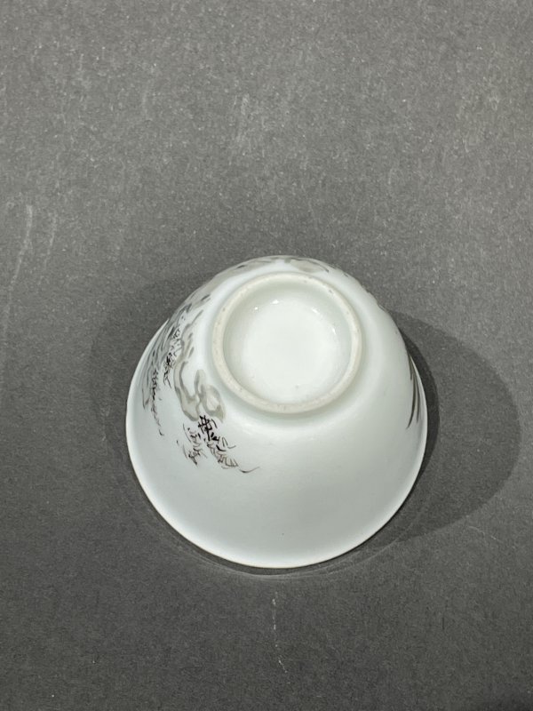 清 墨彩洞石芭蕉图杯 - 图5
