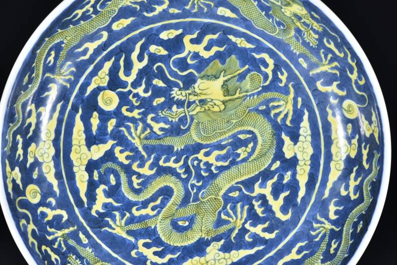 清 青花地黄龙纹盘 - 图2