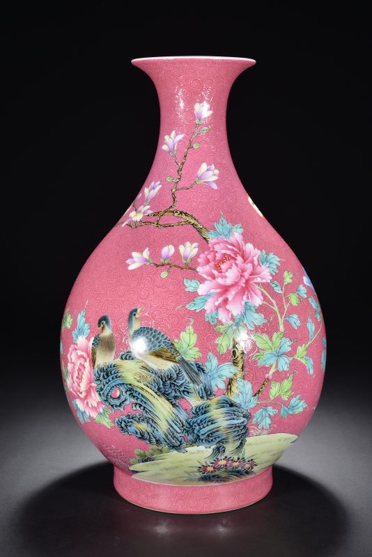 清 胭脂红地轧道花鸟纹瓶 - 图1