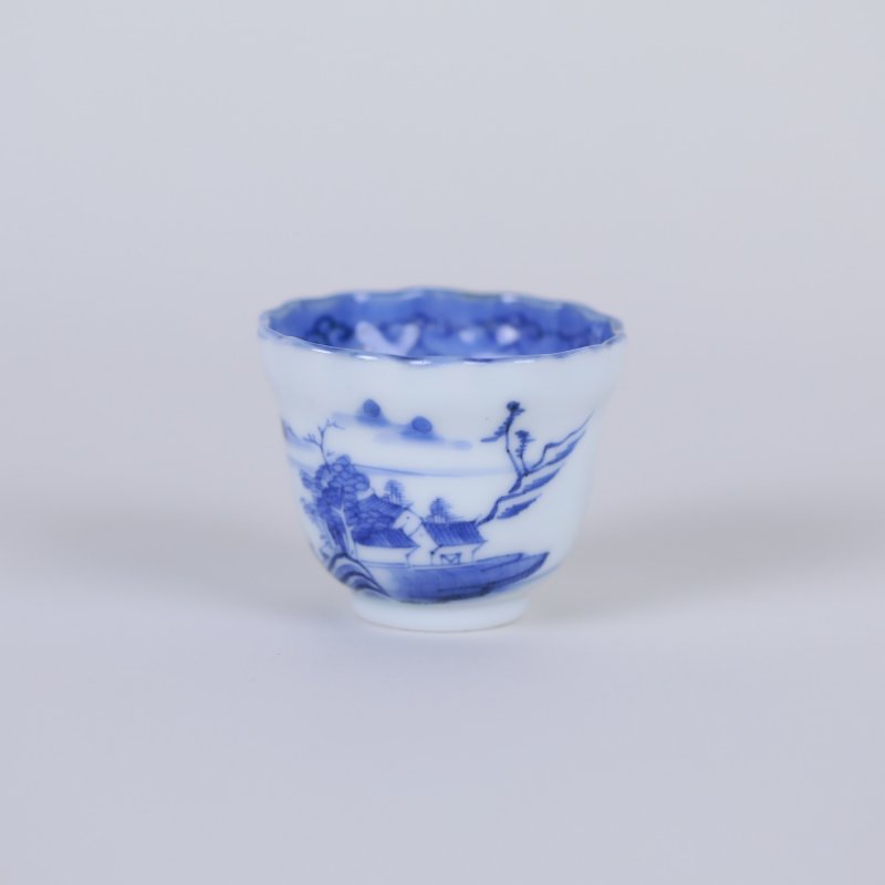 清乾隆青花山水纹花口杯-多宝古瓷宝典