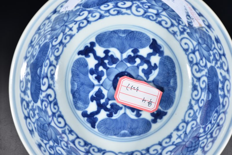 清光绪 内青花外粉彩荷莲纹碗 - 图7