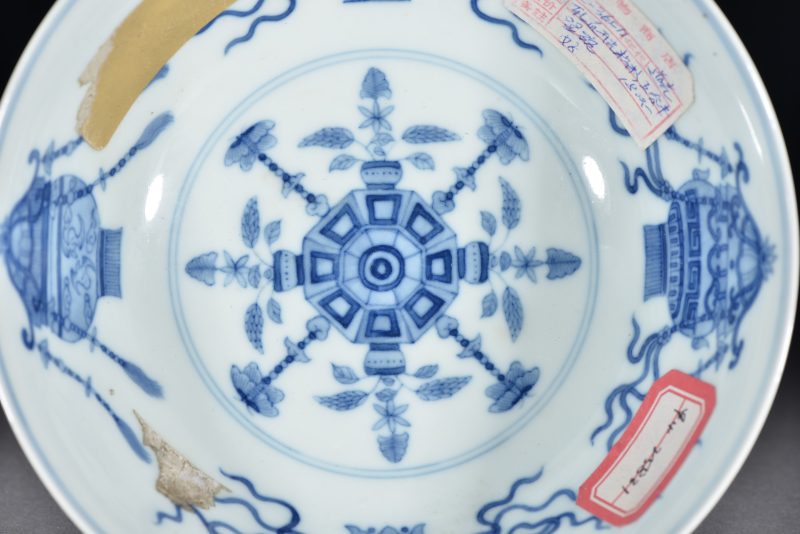 清 内青花外粉彩轧道开光五谷丰登博古纹碗 - 图6