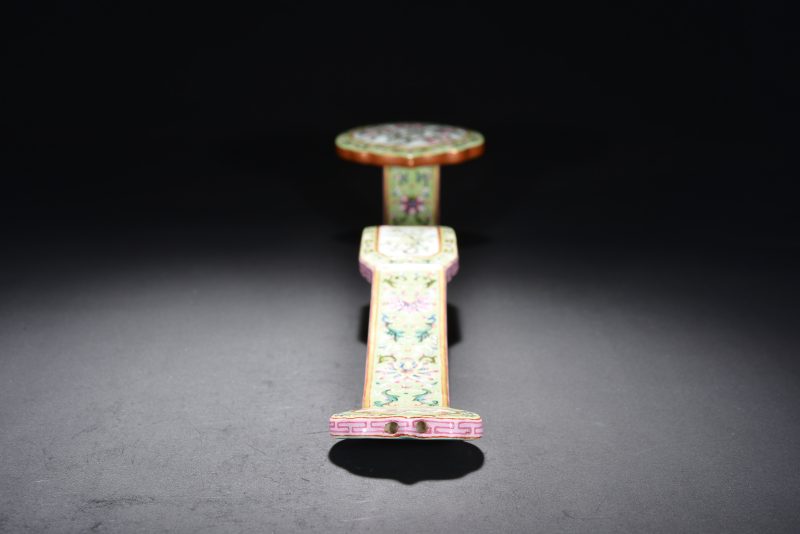 清 绿地粉彩三多纹如意 - 图5