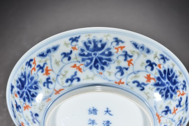 清光绪 青花加彩缠枝花卉纹盘 - 图6