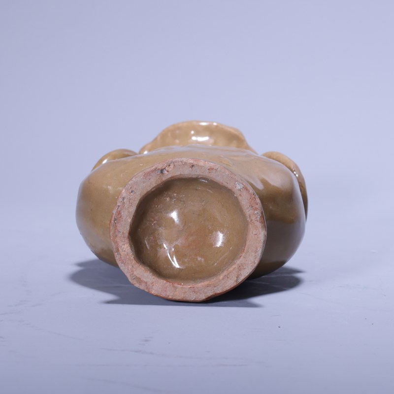 明代 龙泉窑青釉福寿挂环瓶 - 图3