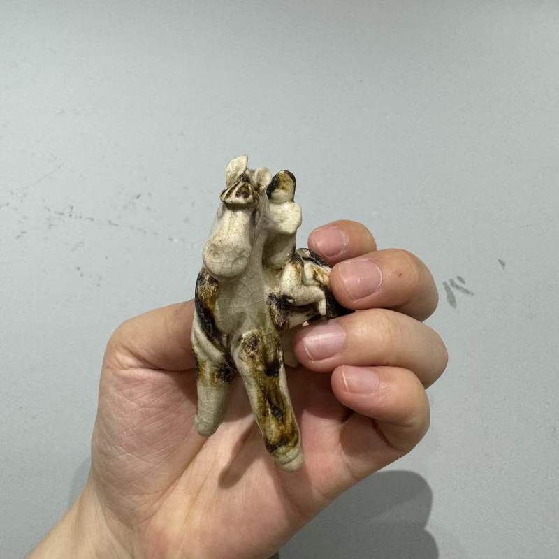 明代 青白釉人物骑马摆件 - 图7