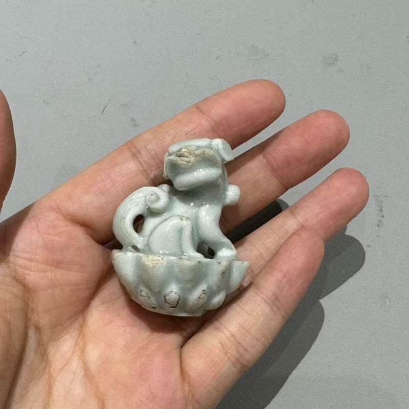 明代 青白釉旺财摆件 - 图6