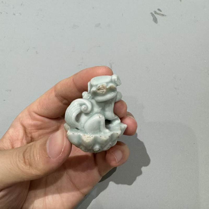 明代 青白釉旺财摆件 - 图8