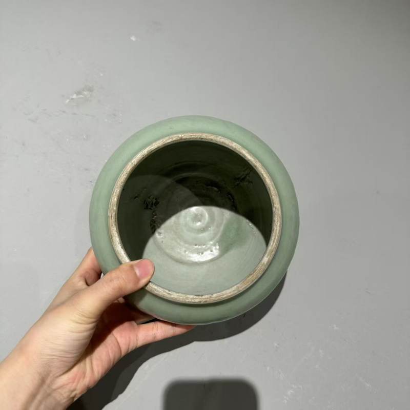 明代 龙泉青釉刻花罐 - 图5
